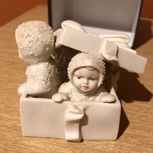 Snowbabies “Winter Surprise”